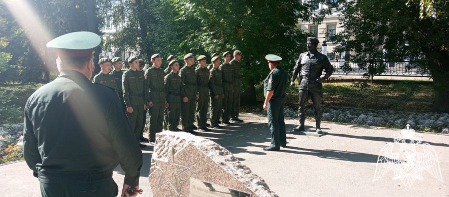 В Саратове ветераны войск правопорядка присоединились к ведомственной акции  «Росгвардия  Гид» 