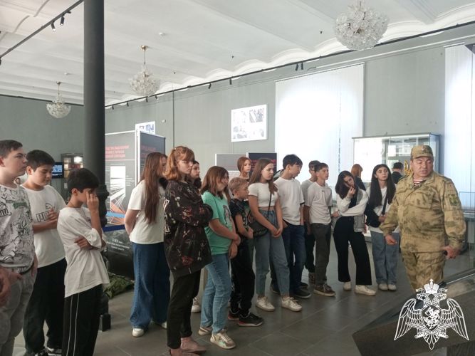 В Саратове ветераны войск правопорядка посетили с учащимися подшефных школ Исторический парк «Россия — Моя история»