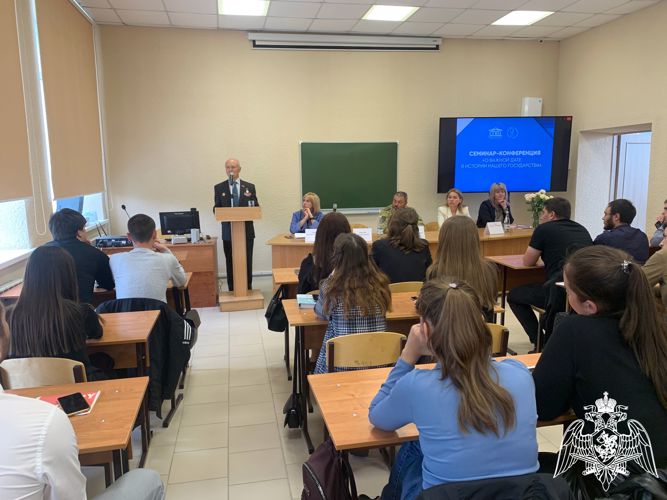 В Саратове ветеран Росгвардии провел лекцию для студентов юридической академии