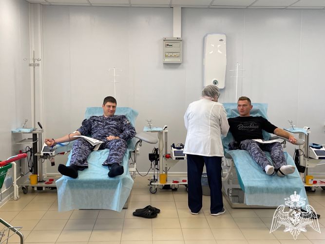В Саратове сотрудники Росгвардии поддержали ведомственную акцию «От сердца к сердцу»