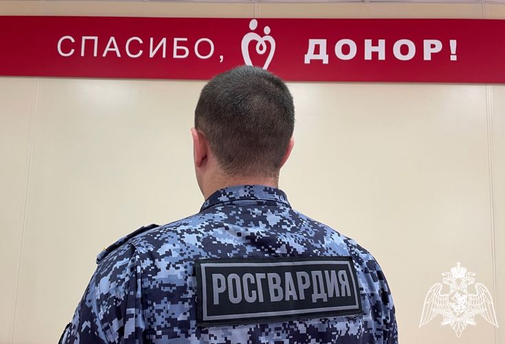 В Саратове военнослужащие и сотрудники Росгвардии поддержали ведомственную акцию «От сердца к сердцу»
