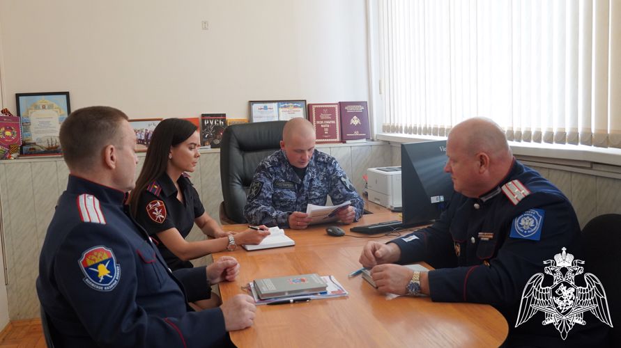 Руководство Управления Росгвардии по Саратовской  области организовали круглый стол с представителями казачества