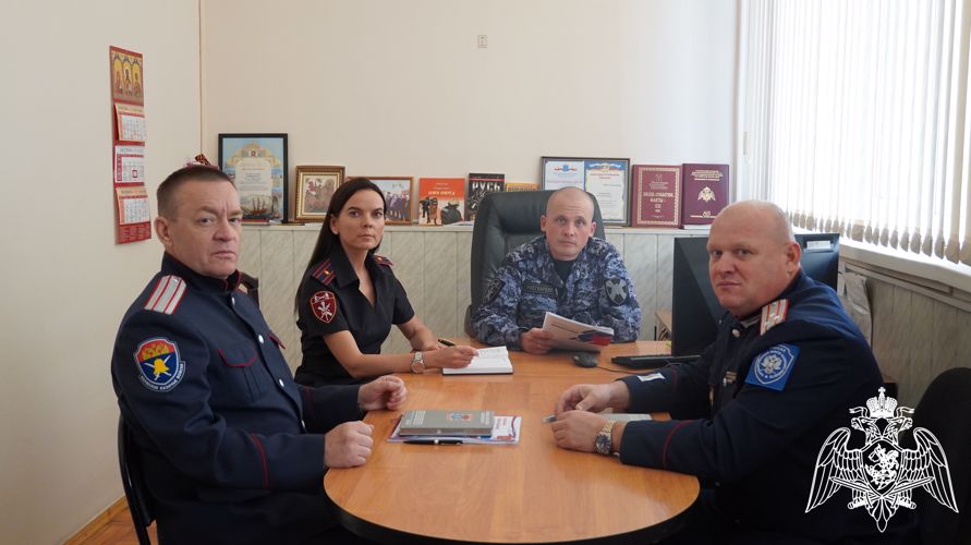 Руководство Управления Росгвардии по Саратовской  области организовали круглый стол с представителями казачества