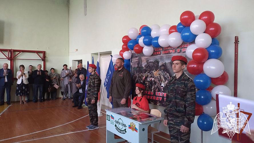 Парту Героя в честь Александра Белоглазова открыли в Саратовской области