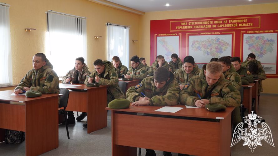 Воспитанники "Гвардейской смены" из Саратова написали письма участникам специальной военной операции