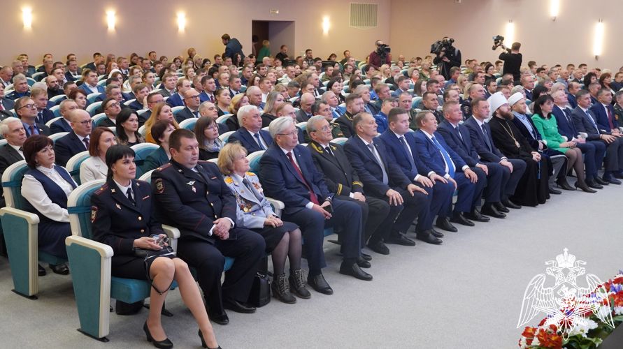 Росгвардейцы приняли участие в торжественном мероприятии приуроченном Дню народного единства