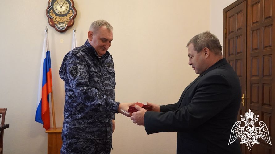 День ветерана войск правопорядка отметили росгвардейцы в Саратове