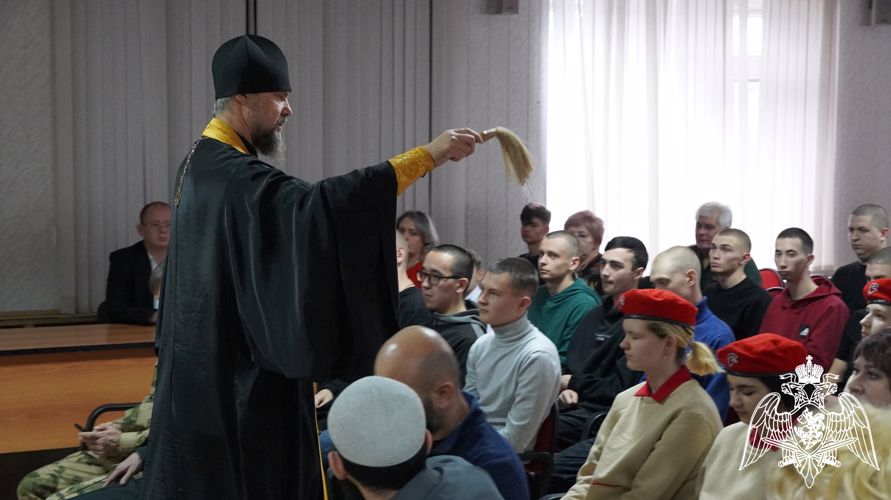 В Саратове ветераны и военнослужащие территориального управления Росгвардии встретились с будущими солдатами службы по призыву