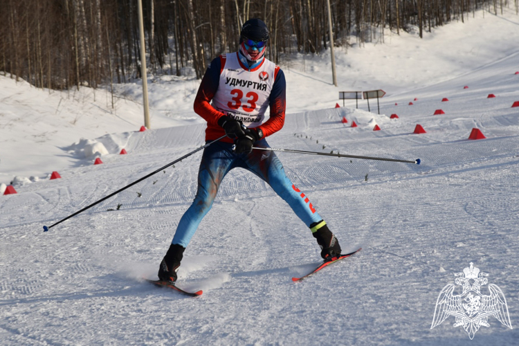 Саратовские росгвардейцы завоевали призовые места в чемпионате Приволжского округа Росгвардии по лыжным гонкам и служебному двоеборью