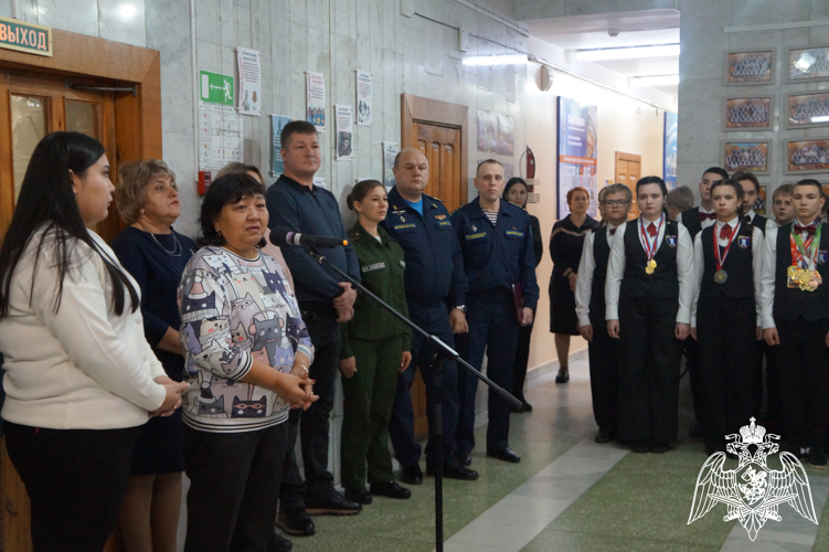 В Саратовской области военнослужащие Росгвардии приняли участие в открытии парты Героя 