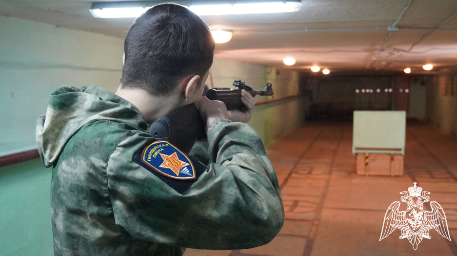 В Саратове сотрудники Росгвардии приняли участие в проведении  военно-патриотической игры «Наследники героев Отечества»