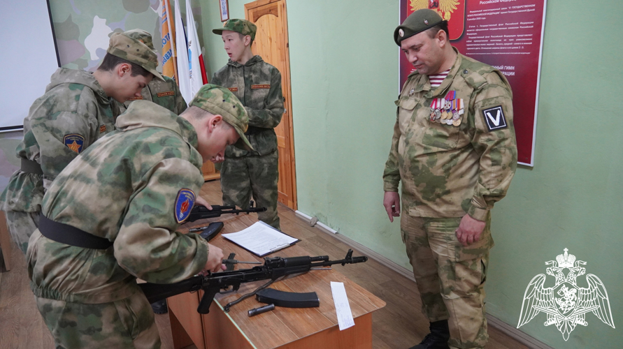 В Саратове сотрудники Росгвардии приняли участие в проведении  военно-патриотической игры «Наследники героев Отечества»
