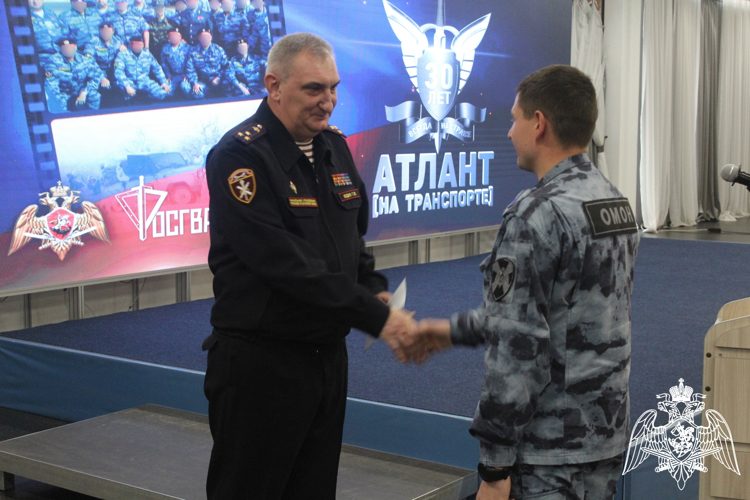 Саратовский ОМОН на транспорте «Атлант» Росгвардии отпраздновал своё 30-летние