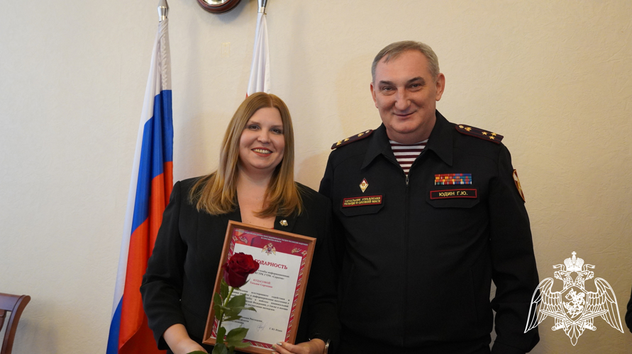 Начальник Управления Росгвардии по Саратовской области поздравил журналистов региона с Днем российской печати