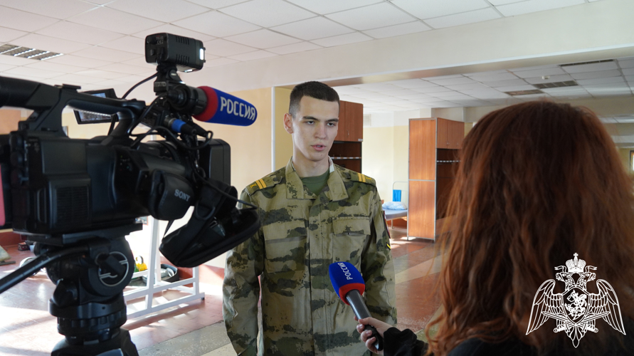 Курсант Саратовского военного института Росгвардии рассказал журналистам ГТРК «Саратов» о своих буднях