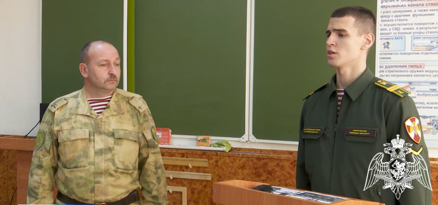 Курсант Саратовского военного института Росгвардии рассказал журналистам ГТРК «Саратов» о своих буднях
