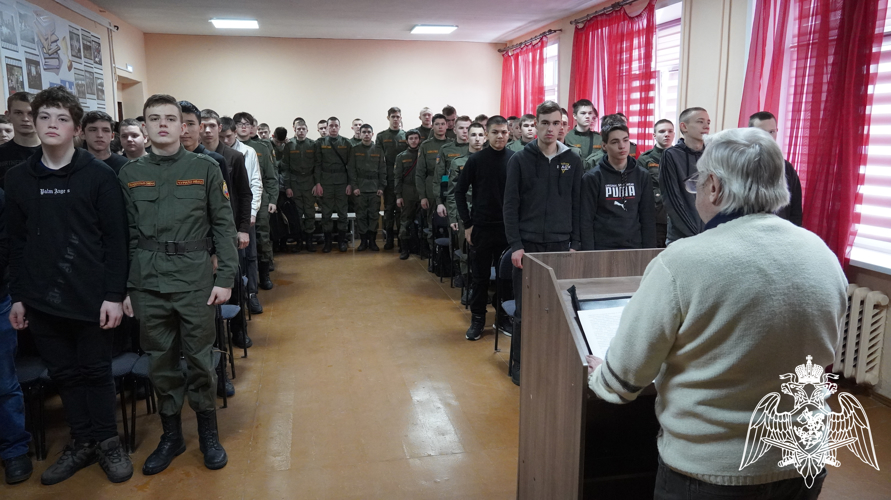 Воспитанники «Гвардейской смены» встретились с участником войны в Афганистане
