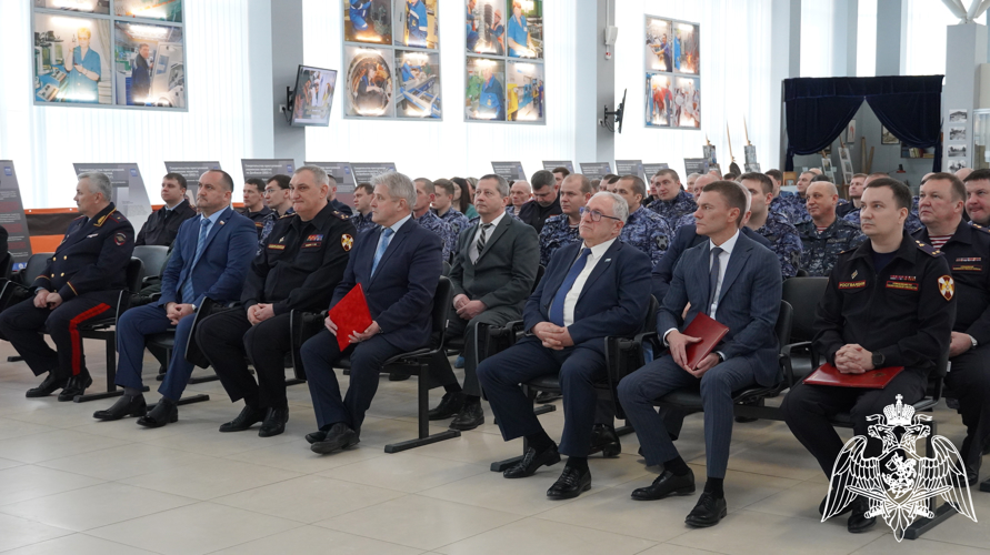 В Саратове прошло торжественное мероприятие, приуроченное к 55-й годовщине ЛРР и ГК Росгвардии