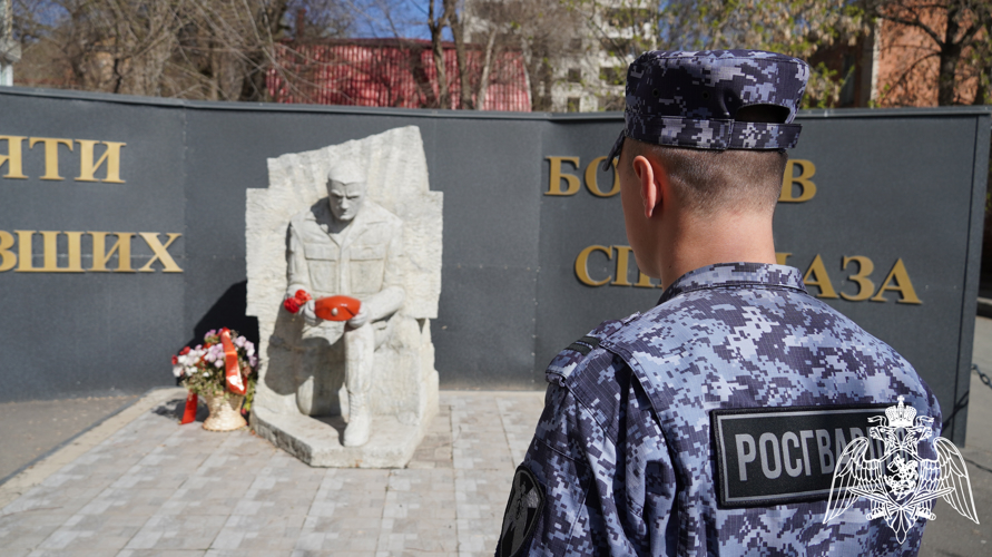 В Саратове сотрудники Росгвардии приняли участие в акции «Росгвардия гид»
