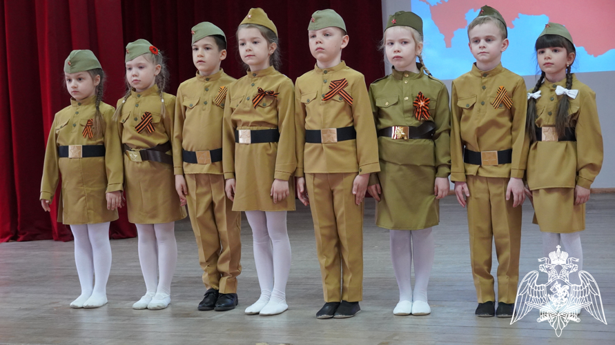 В Саратове сотрудники Росгвардии стали членами жюри на фестивале-конкурсе патриотической песни