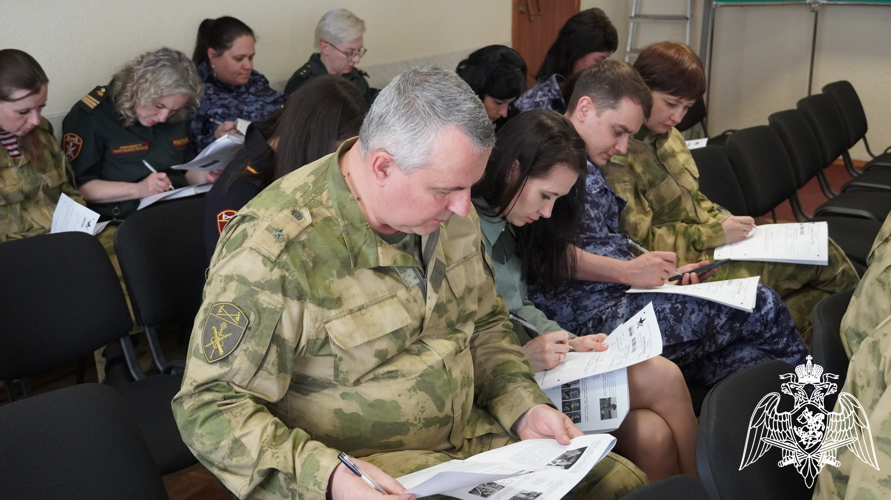 Росгвардейцы в Саратове приняли участие во Всероссийской акции «Диктант Победы»