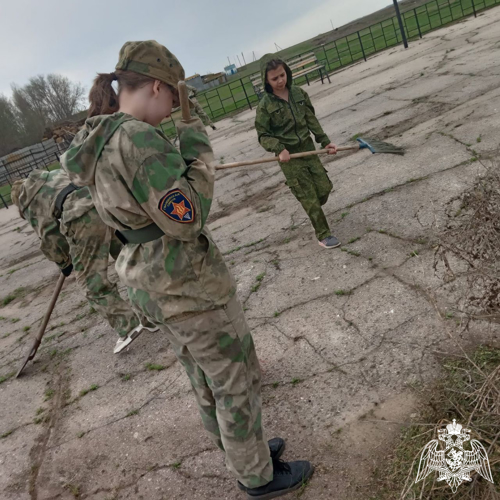 В Саратовской области воспитанники «Гвардейской смены» продолжают принимать участие в акции «Добрые дела с Росгвардией» 