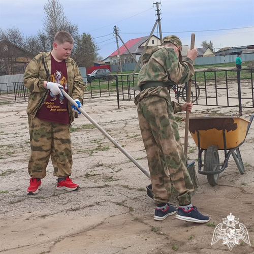 В Саратовской области воспитанники «Гвардейской смены» продолжают принимать участие в акции «Добрые дела с Росгвардией» 