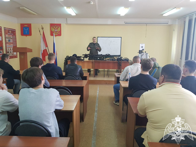 В Саратове сотрудники СОБР «Волкодав» провели день открытых дверей