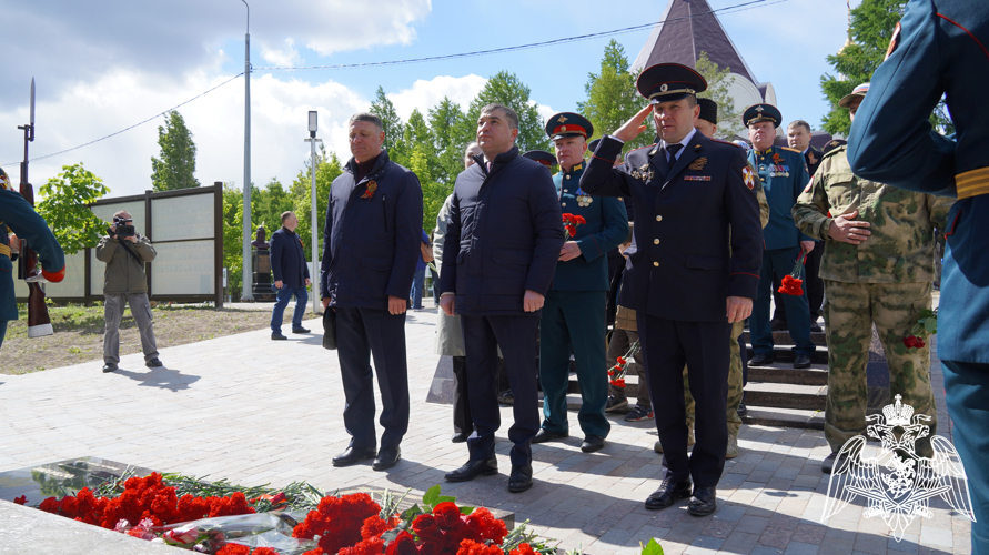 В Саратове руководство территориального Управления приняло участие в церемонии возложении цветов к Вечному огню в парке Победы