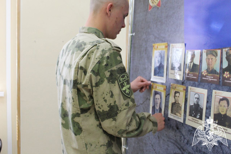В Саратове росгвардейцы приняли участие в открытии «Стены памяти»
