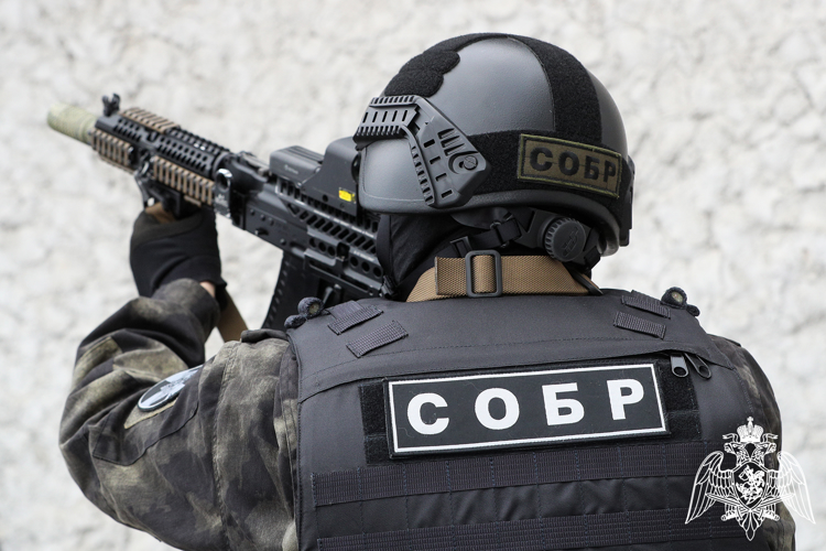 При содействии саратовского СОБР «Волкодав» Росгвардии из незаконного оборота изъят контрафактный алкоголь на сумму свыше 10 миллионов рублей