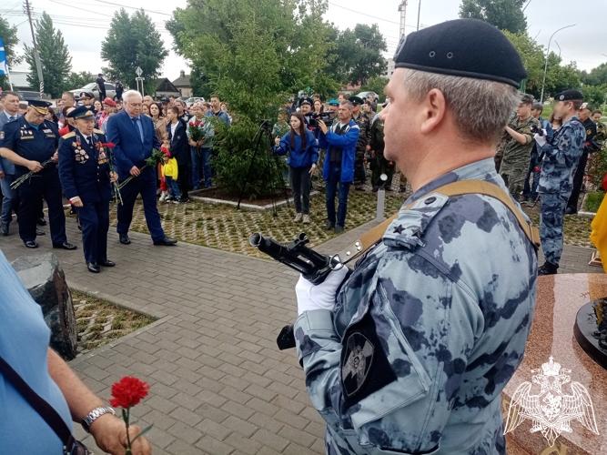 Сотрудники  Росгвардии приняли участие в открытии мемориала «Памяти павших – во имя живых» в Саратовской области