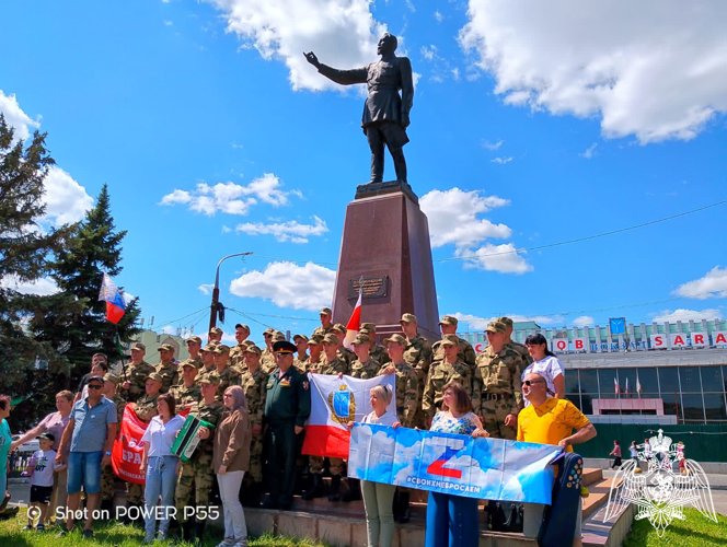 В Саратове ветераны войск правопорядка встретились с будущими солдатами срочной службы