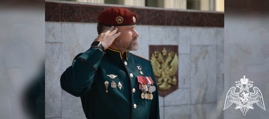 Начальник Саратовского военного института Росгвардии Герой России полковник Александр Белоглазов представлен личному составу