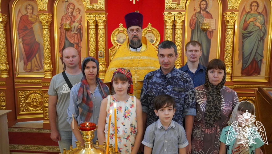 В Саратове сотрудники Росгвардии и их семьи отметили "День семьи, любви и верности"