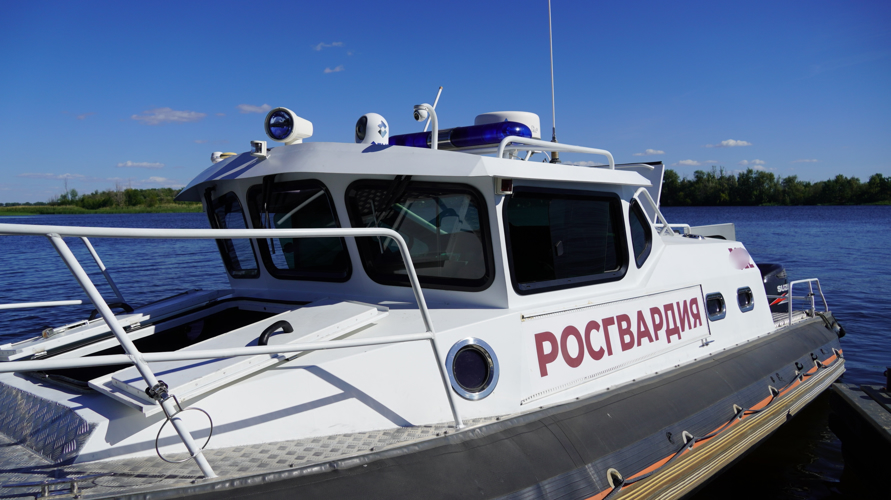 Росгвардия помогает своим коллегам из правоохранительных органов обеспечивать безопасность на воде в Саратове
