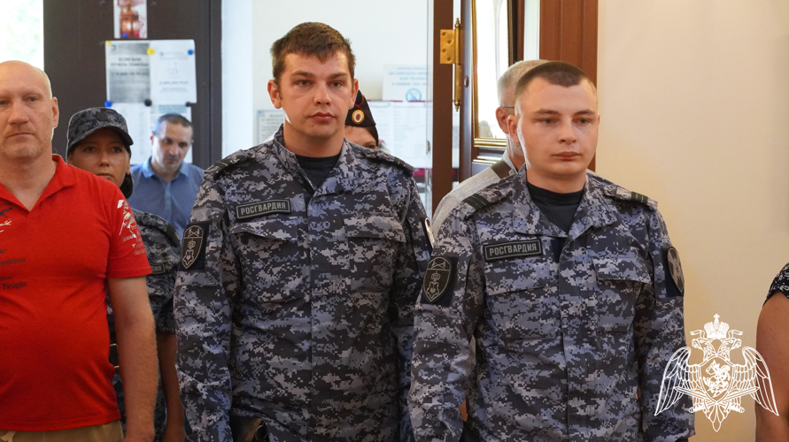 В Саратове в День Крещения Руси военнослужащие и сотрудники Росгвардии  приняли участие в богослужении, посвященном небесному покровителю войск национальной гвардии РФ – святому князю Владимиру