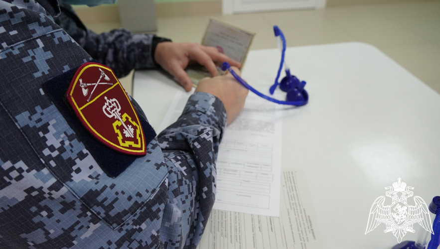В Саратове сотрудники Росгвардии поддержали ведомственную акцию «От сердца к сердцу»
