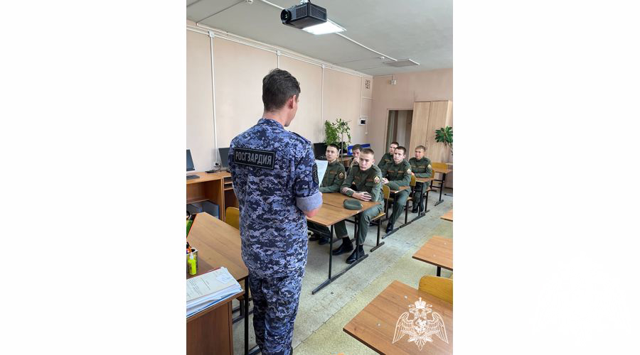 В Саратове фотографы Росгвардии отмечают профессиональный праздник