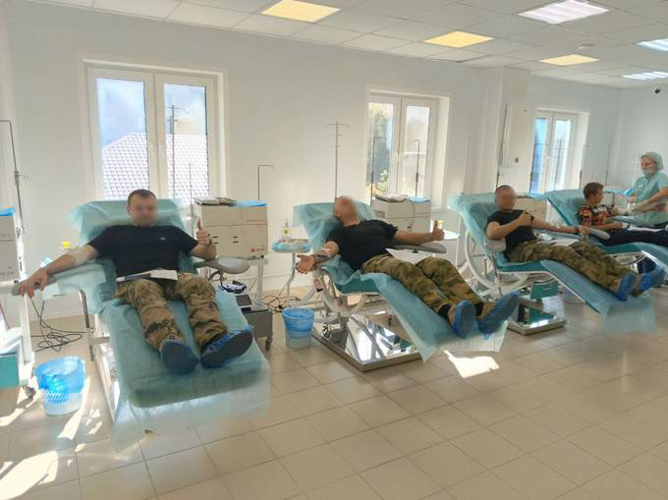 Военнослужащие и сотрудники Росгвардии продолжают принимать участие в ведомственной акции «От сердца к сердцу» в Саратове