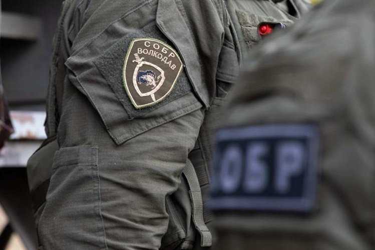 В Саратове при содействии СОБР Росгвардии задержан гражданин, подозреваемый в убийстве