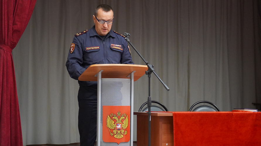 В Саратове сотрудники ОМОН отмечают свой профессиональный праздник