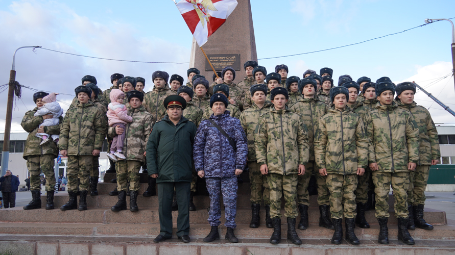 Саратовские призывники отправляются проходить службу в войска национальной гвардии Российской Федерации