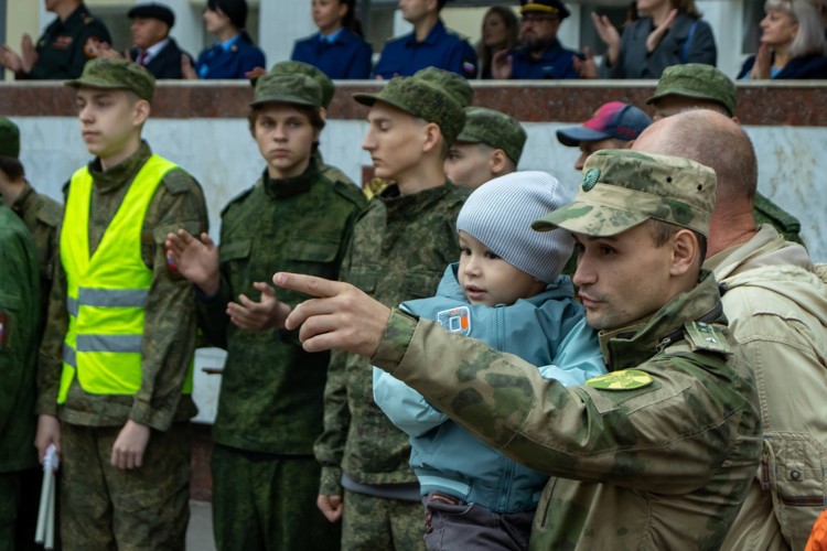 В Саратовском военном институте Росгвардии прошел день открытых дверей