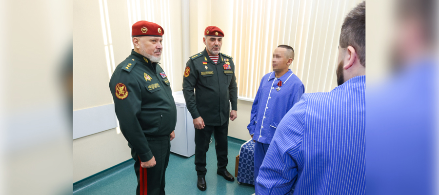     Росгвардейцам вручены боевые награды в Главном госпитале ведомства