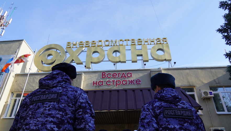 В Саратове сотрудники Росгвардии задержали граждан, которые пытались совершить хищения из сетевых магазинов