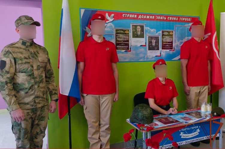 В одной из школ в Запорожской области в память о росгвардейце открыли парту Героя