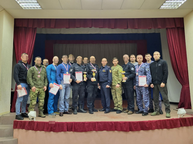 В Саратове прошли соревнования по зимнему офицерскому троеборью среди сотрудников территориального управления