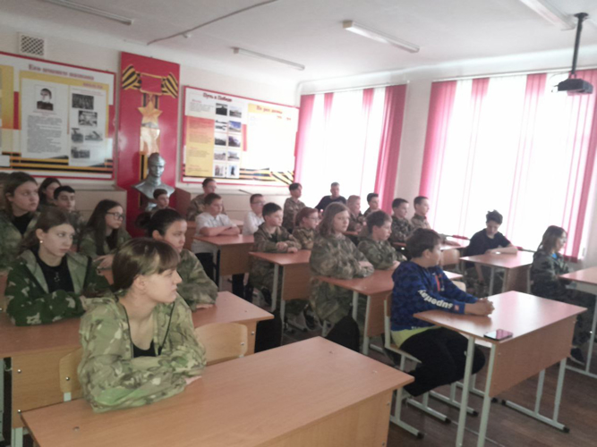 В Саратове ветераны войск правопорядка провели урок мужества, посвящённый 81-й годовщине полного снятия блокады Ленинграда