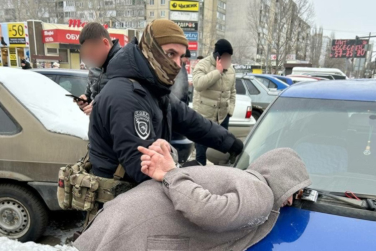 В Саратове подозреваемый в серии краж задержан при силовой поддержке СОБР Росгвардии